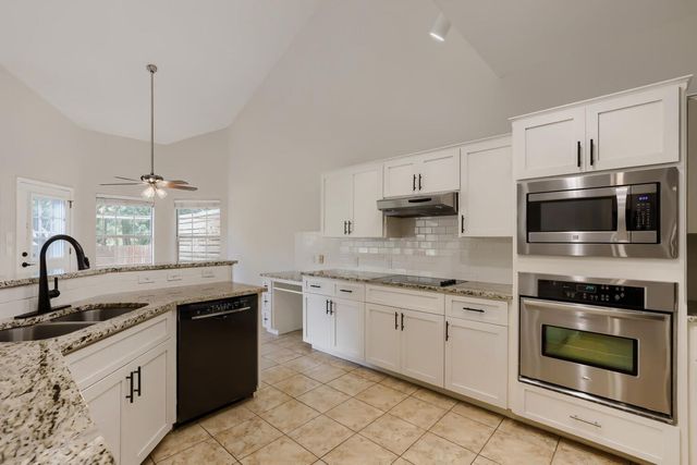216 Sailors RUN, Lakeway, TX 78734