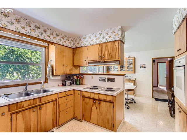 14385 Sw HARGIS Rd, Beaverton, OR 97008