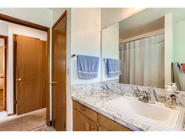 14385 Sw HARGIS Rd, Beaverton, OR 97008