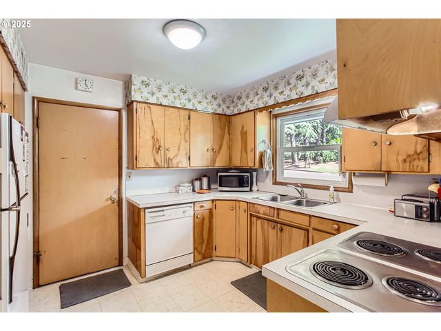 14385 Sw HARGIS Rd, Beaverton, OR 97008