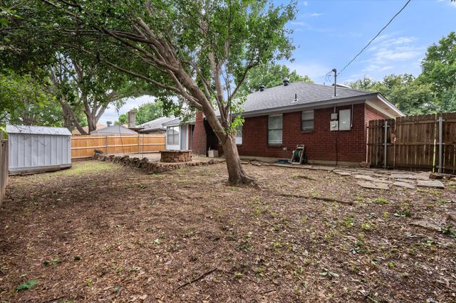 1005 Fiero Drive, Arlington, TX 76001