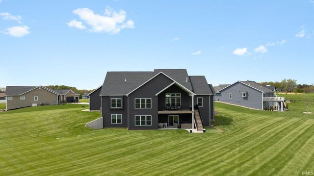 56408 White Pine Ridge, Middlebury, IN 46540