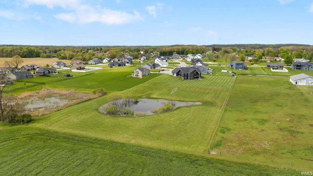 56408 White Pine Ridge, Middlebury, IN 46540