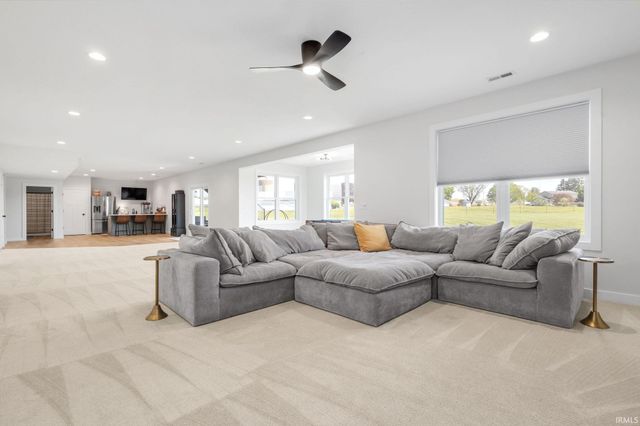 56408 White Pine Ridge, Middlebury, IN 46540