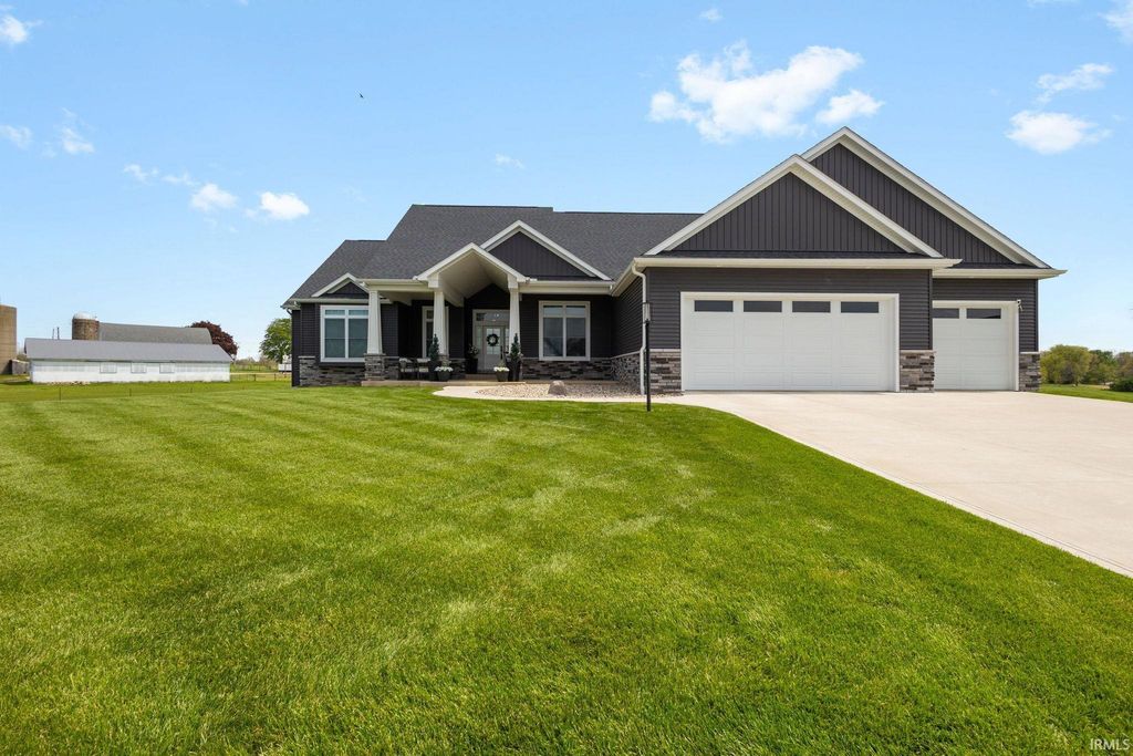 56408 White Pine Ridge, Middlebury, IN 46540