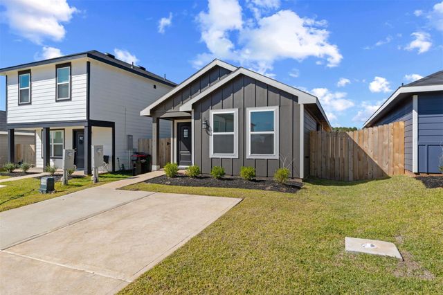 12327 Sword Point Ct, Willis, TX 77378