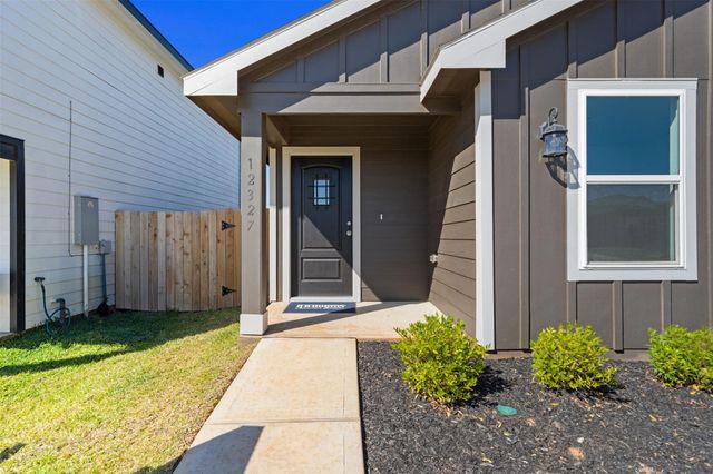 12327 Sword Point Ct, Willis, TX 77378