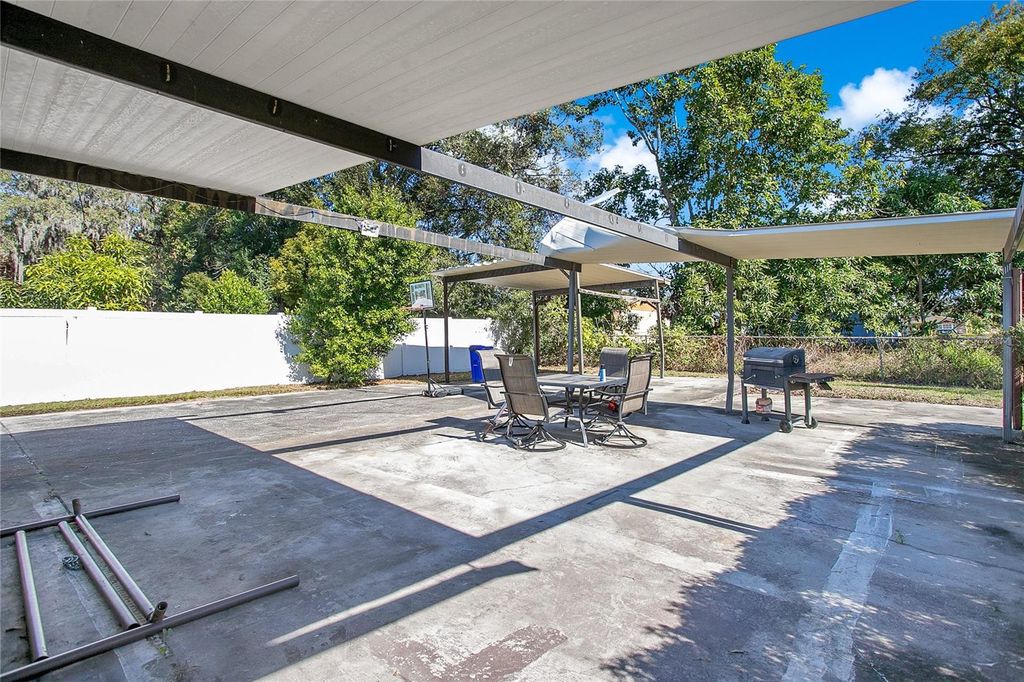 Image 22 of property listing at 1133 N BRUNNELL PARKWAY, Lakeland, FL 33805
