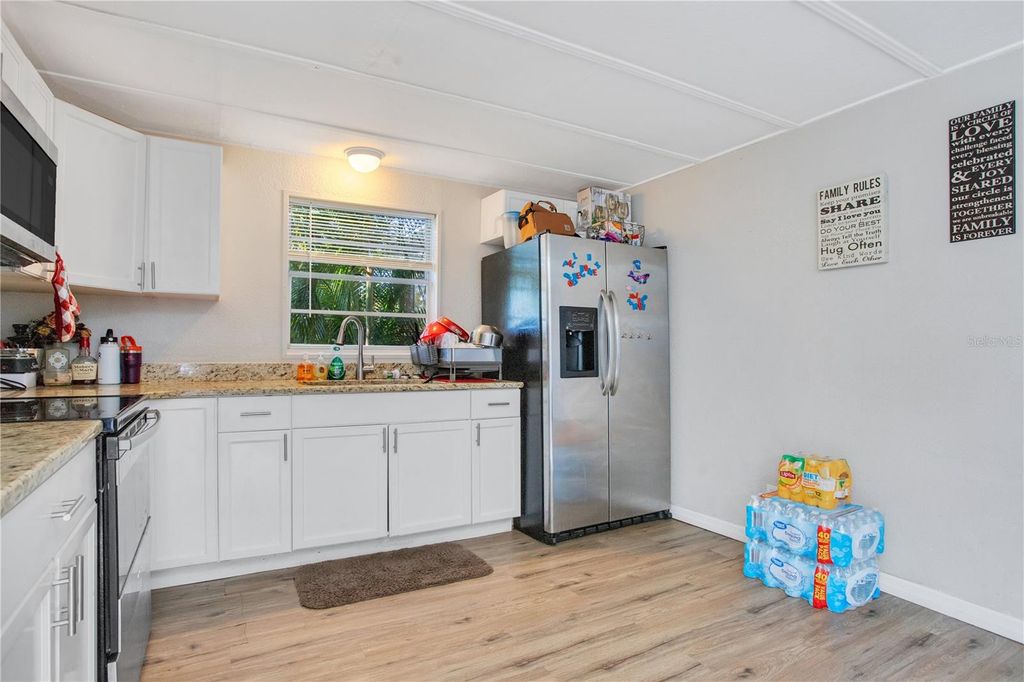 Image 10 of property listing at 1133 N BRUNNELL PARKWAY, Lakeland, FL 33805