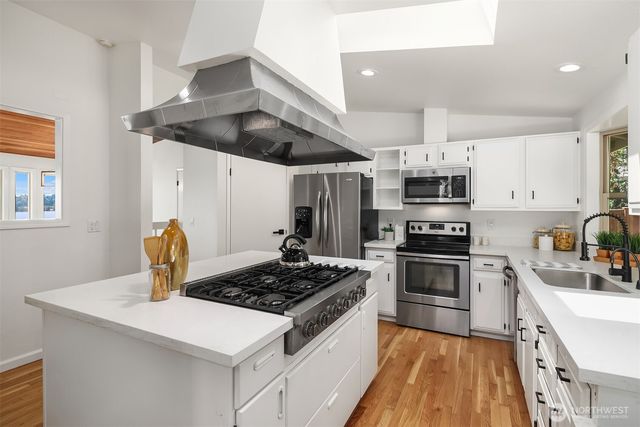 10922 80th Place NE, Kirkland, WA 98034
