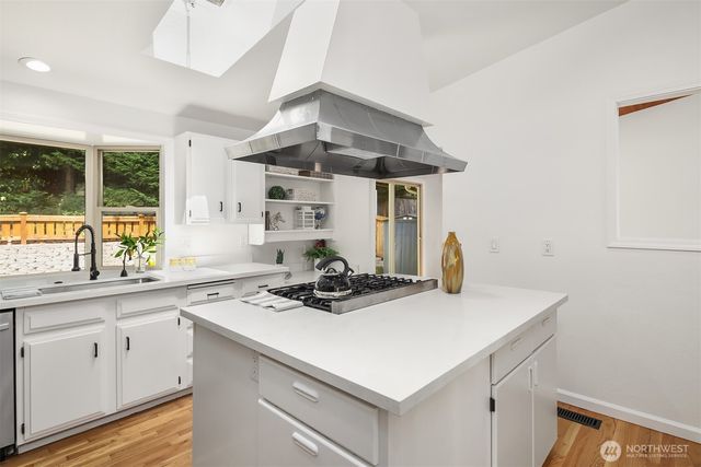 10922 80th Place NE, Kirkland, WA 98034