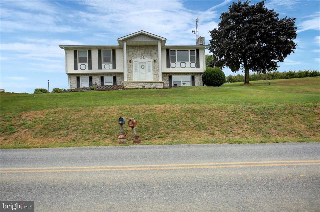8514 HELMAN ROAD, Waynesboro, PA 17268