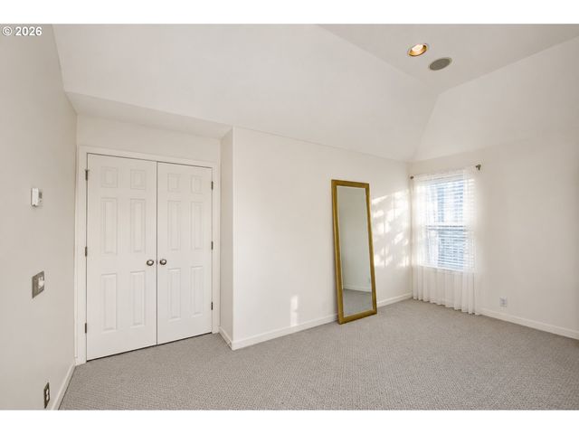 18 NORTHVIEW Ct, Lake Oswego, OR 97035
