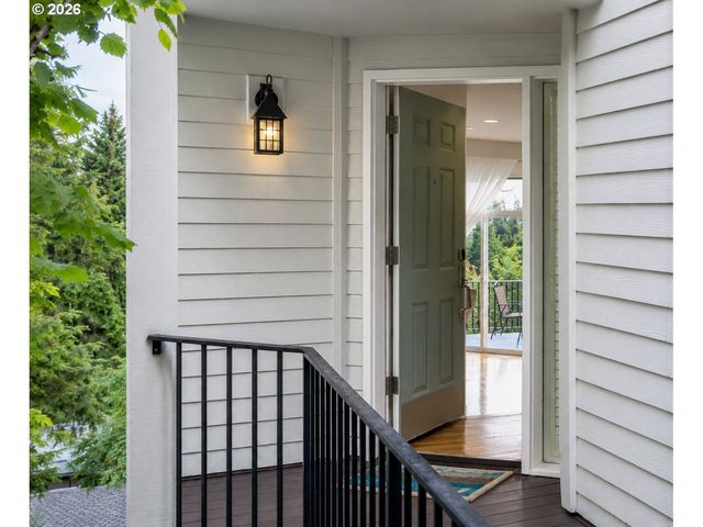 18 NORTHVIEW Ct, Lake Oswego, OR 97035