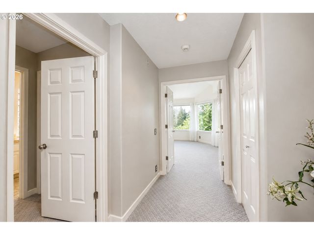 18 NORTHVIEW Ct, Lake Oswego, OR 97035