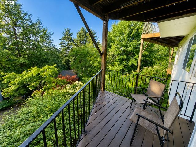 18 NORTHVIEW Ct, Lake Oswego, OR 97035