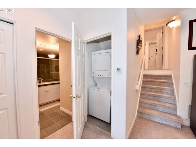 18 NORTHVIEW Ct, Lake Oswego, OR 97035