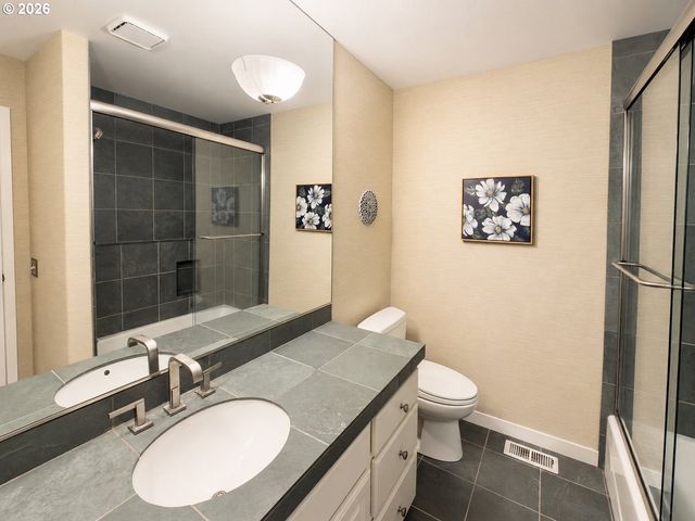 18 NORTHVIEW Ct, Lake Oswego, OR 97035