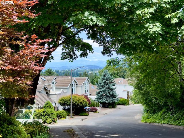 18 NORTHVIEW Ct, Lake Oswego, OR 97035