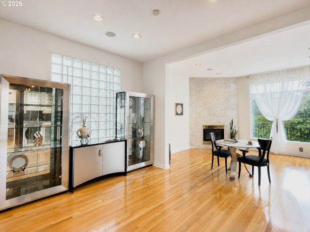 18 NORTHVIEW Ct, Lake Oswego, OR 97035