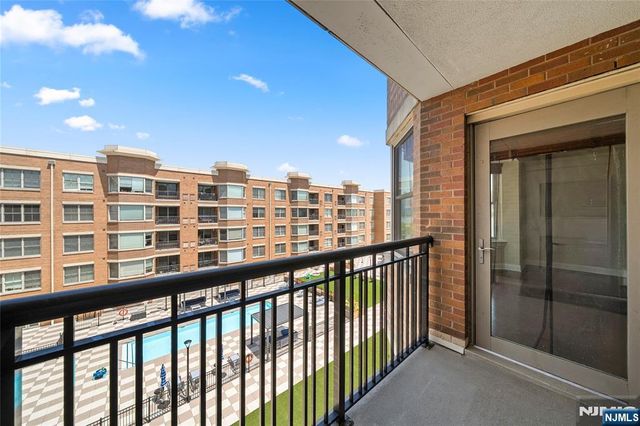 22 Ave At Port Imperial Avenue 428, West New York, NJ 07093