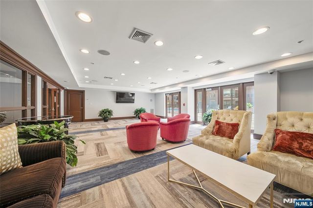 22 Ave At Port Imperial Avenue 428, West New York, NJ 07093