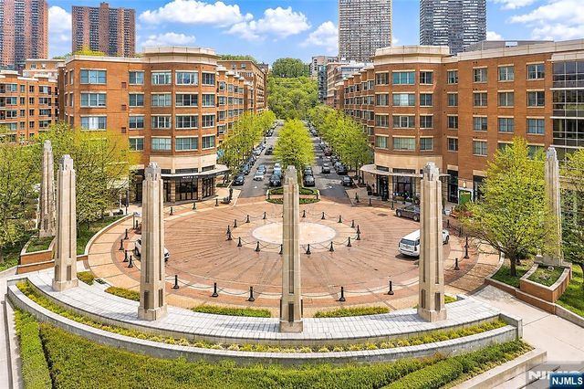 22 Ave At Port Imperial Avenue 428, West New York, NJ 07093