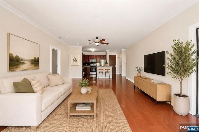 22 Ave At Port Imperial Avenue 428, West New York, NJ 07093