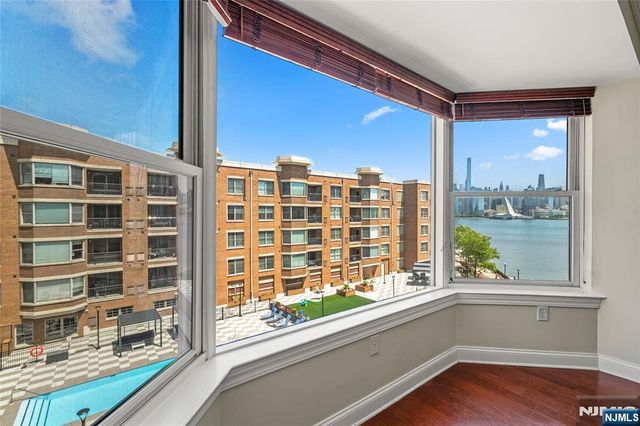 22 Ave At Port Imperial Avenue 428, West New York, NJ 07093