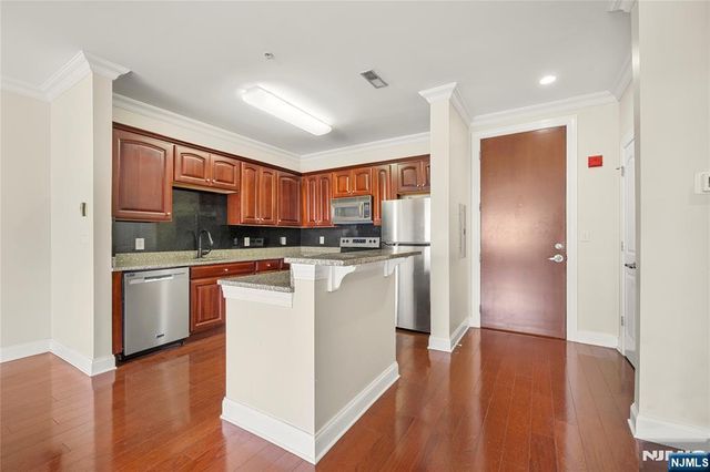 22 Ave At Port Imperial Avenue 428, West New York, NJ 07093