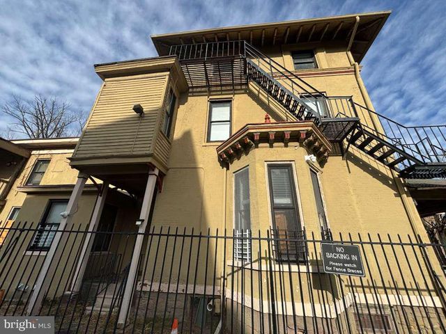 21 N CLINTON AVE, Trenton, NJ 08609