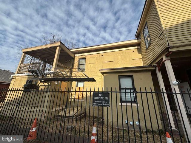 21 N CLINTON AVE, Trenton, NJ 08609