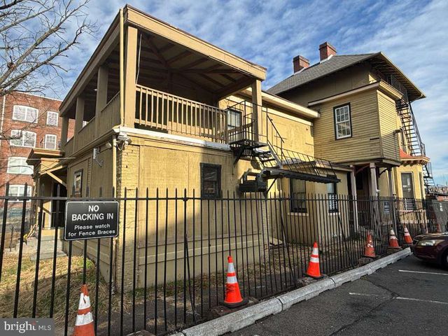 21 N CLINTON AVE, Trenton, NJ 08609