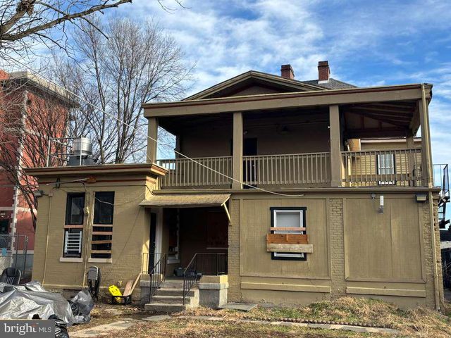 21 N CLINTON AVE, Trenton, NJ 08609