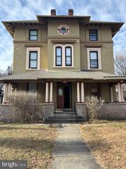 21 N CLINTON AVE, Trenton, NJ 08609