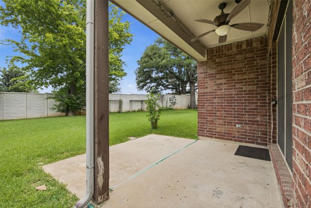 2115 Lexington Drive, Mansfield, TX 76063
