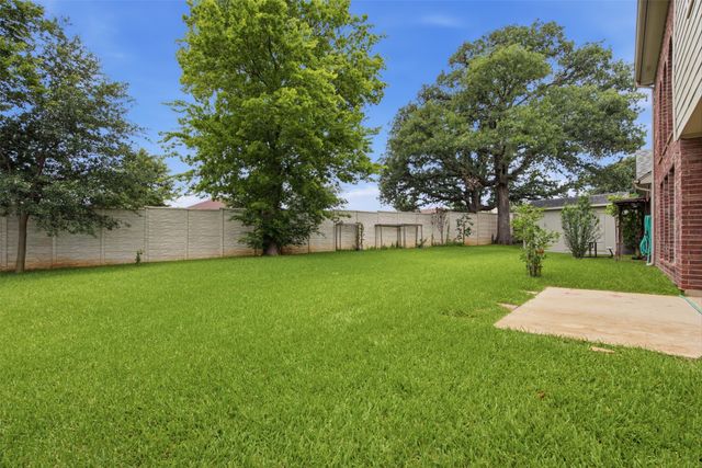 2115 Lexington Drive, Mansfield, TX 76063