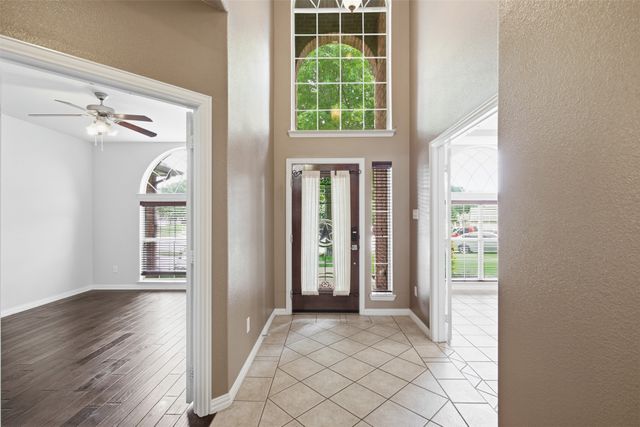 2115 Lexington Drive, Mansfield, TX 76063