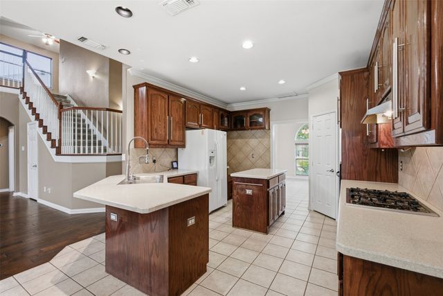 2115 Lexington Drive, Mansfield, TX 76063
