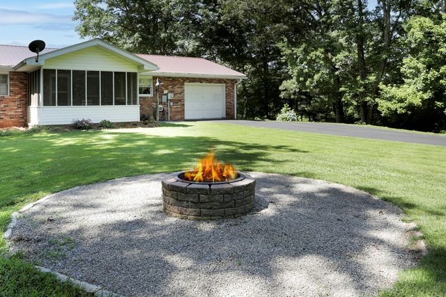 16 Lois Lane, Hayesville, NC 28904