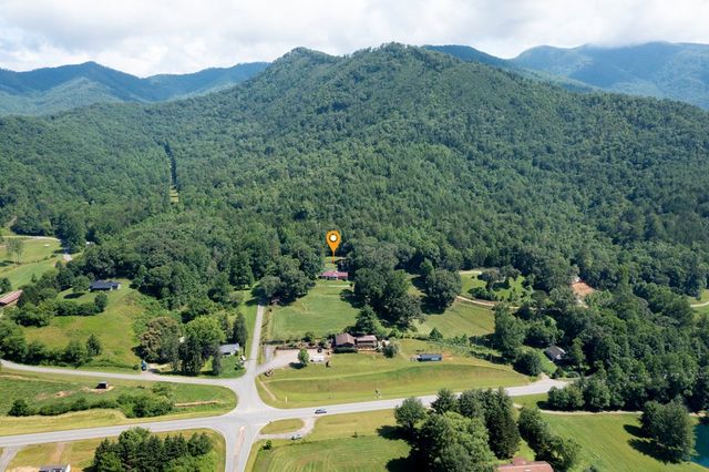 16 Lois Lane, Hayesville, NC 28904