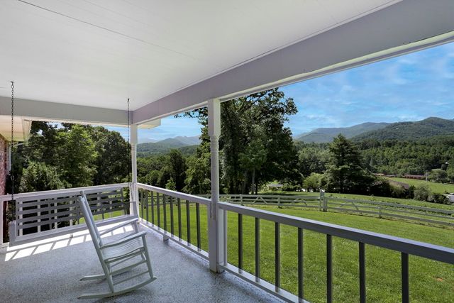 16 Lois Lane, Hayesville, NC 28904