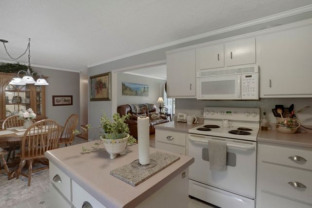 16 Lois Lane, Hayesville, NC 28904