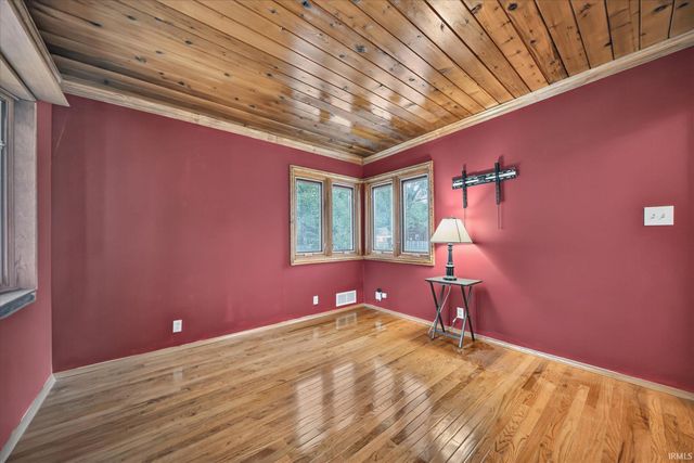 25520 Country Club Drive, South Bend, IN 46619