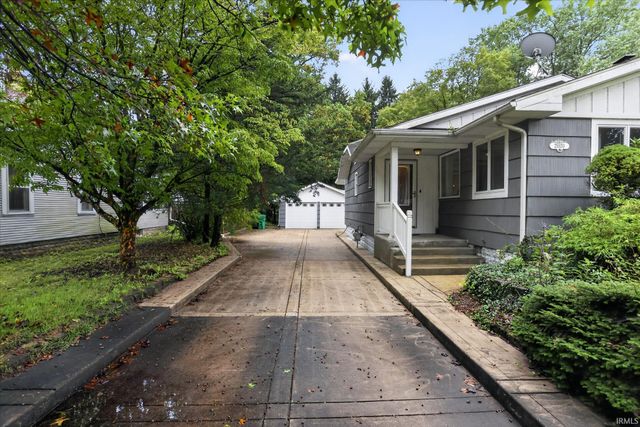25520 Country Club Drive, South Bend, IN 46619