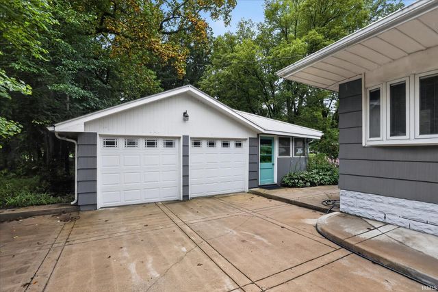 25520 Country Club Drive, South Bend, IN 46619