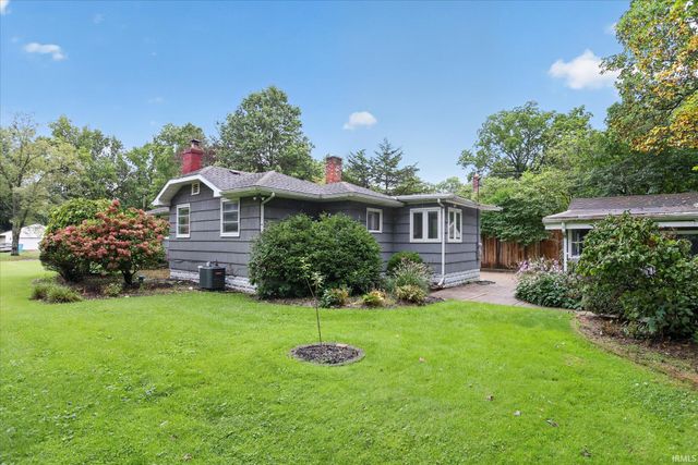 25520 Country Club Drive, South Bend, IN 46619