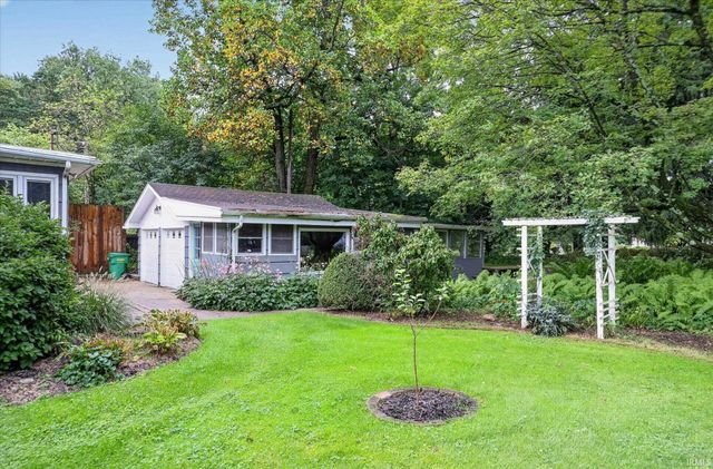 25520 Country Club Drive, South Bend, IN 46619