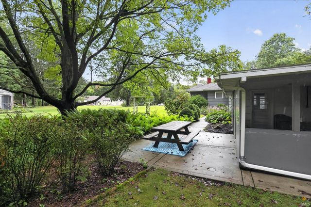 25520 Country Club Drive, South Bend, IN 46619