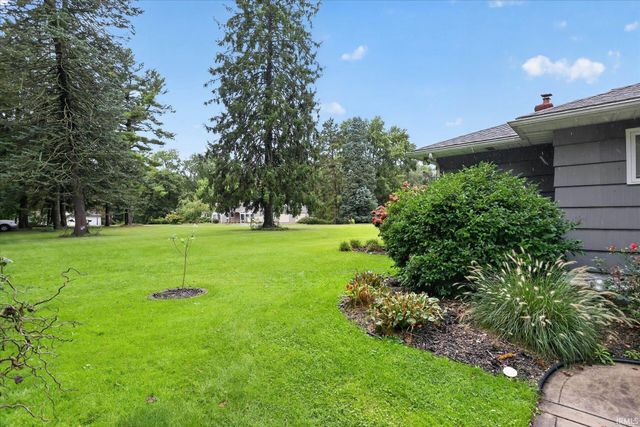25520 Country Club Drive, South Bend, IN 46619